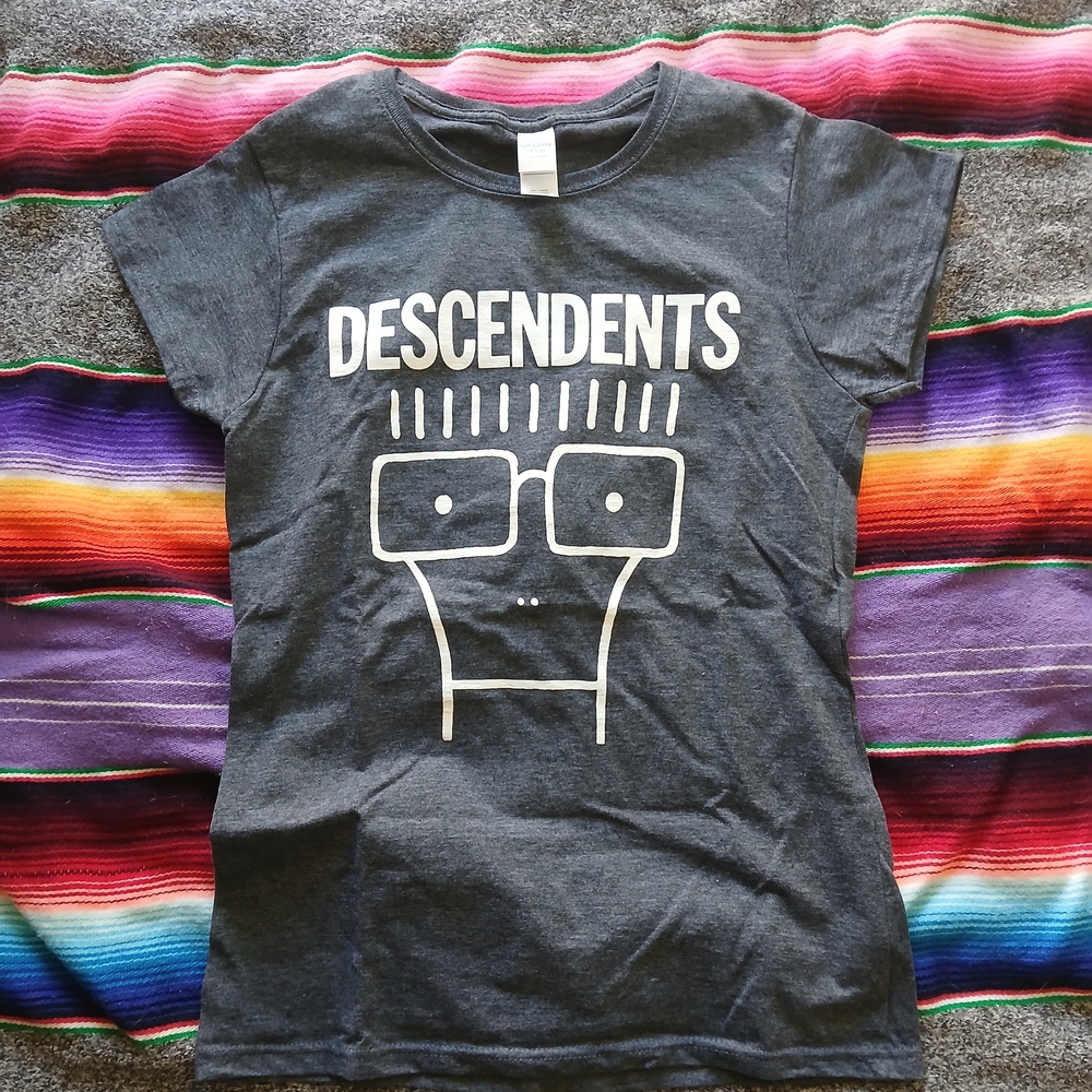 Gildan Softstyle Heather Gray T-Shirt with White Neck Tag